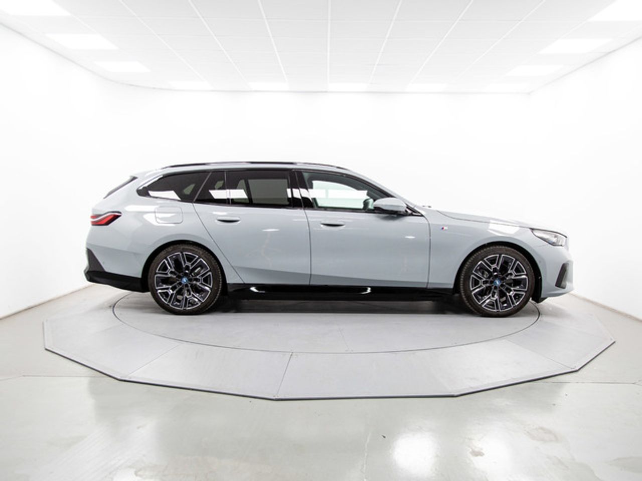 BMW i5 edrive40 touring 250 kw (340 cv)  2025 Eléctrico - Foto 13