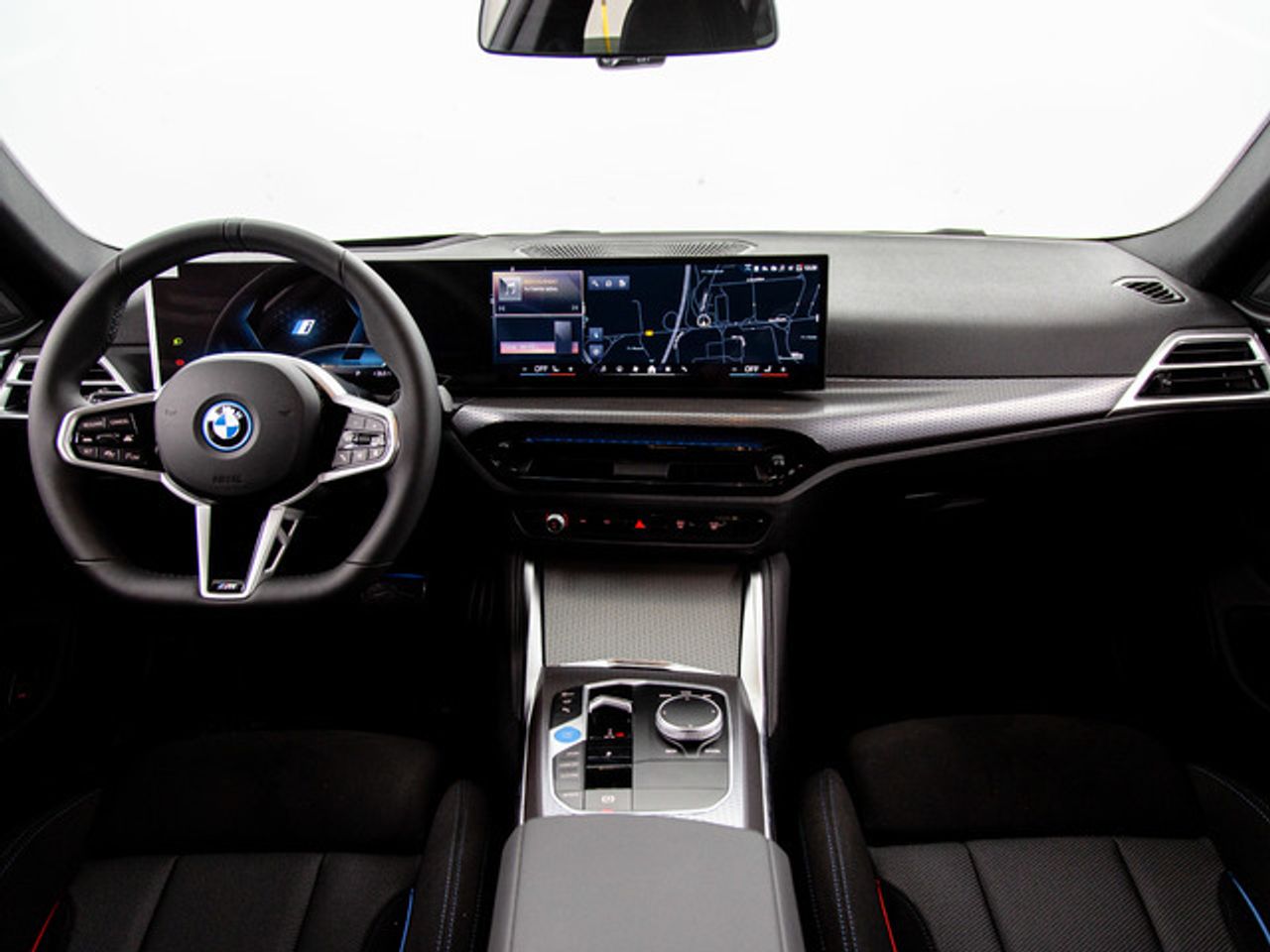 BMW i4 edrive40 250 kw (340 cv)  2025 Eléctrico - Foto 8