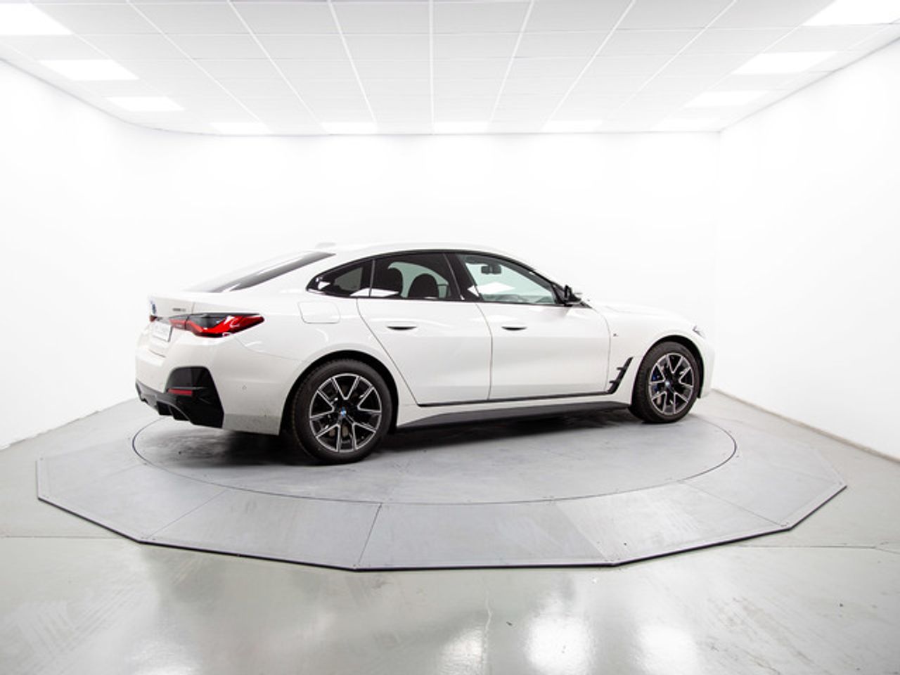 BMW i4 edrive40 250 kw (340 cv)  2025 Eléctrico - Foto 12