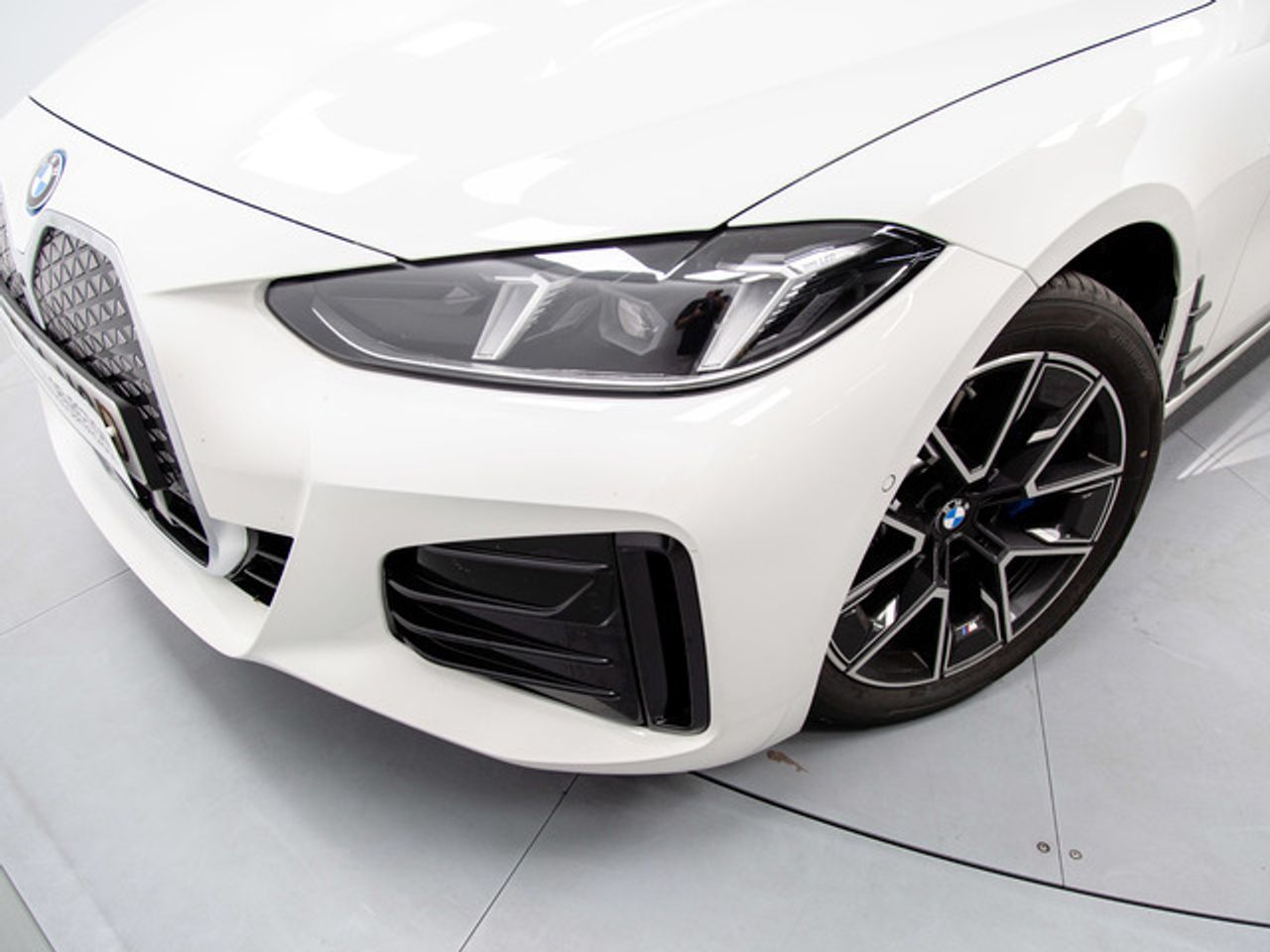 BMW i4 edrive40 250 kw (340 cv)  2025 Eléctrico - Foto 7