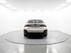 BMW i4 edrive40 250 kw (340 cv)  2025 Eléctrico - Foto 9