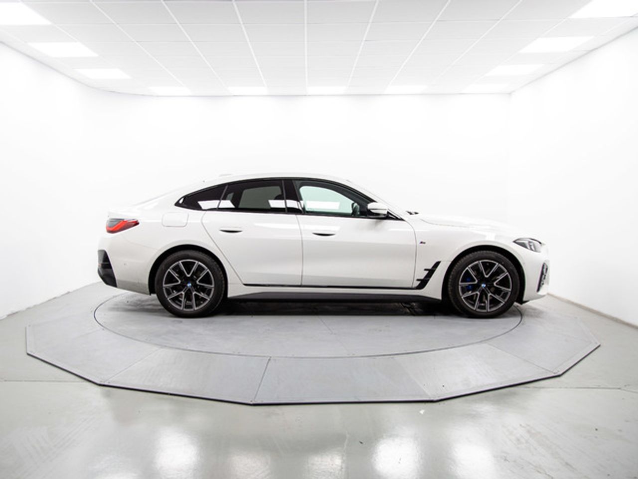 BMW i4 edrive40 250 kw (340 cv)  2025 Eléctrico - Foto 13