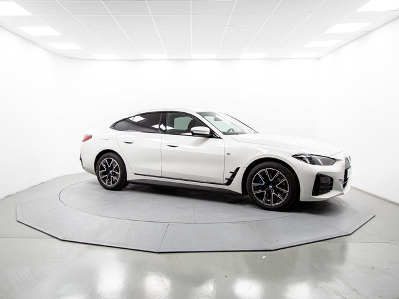 BMW i4 edrive40 250 kw (340 cv)  2025 Eléctrico - Foto 14