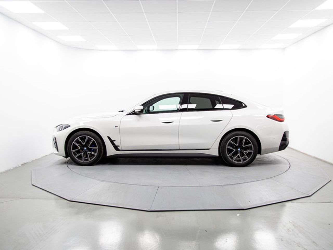 BMW i4 edrive40 250 kw (340 cv)  2025 Eléctrico - Foto 4