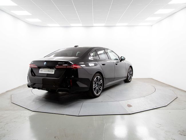 BMW i5 xdrive40 290 kw (394 cv)