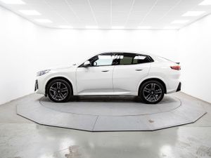 BMW iX2 edrive20 150 kw (204 cv)  2026 Eléctrico - Foto 5