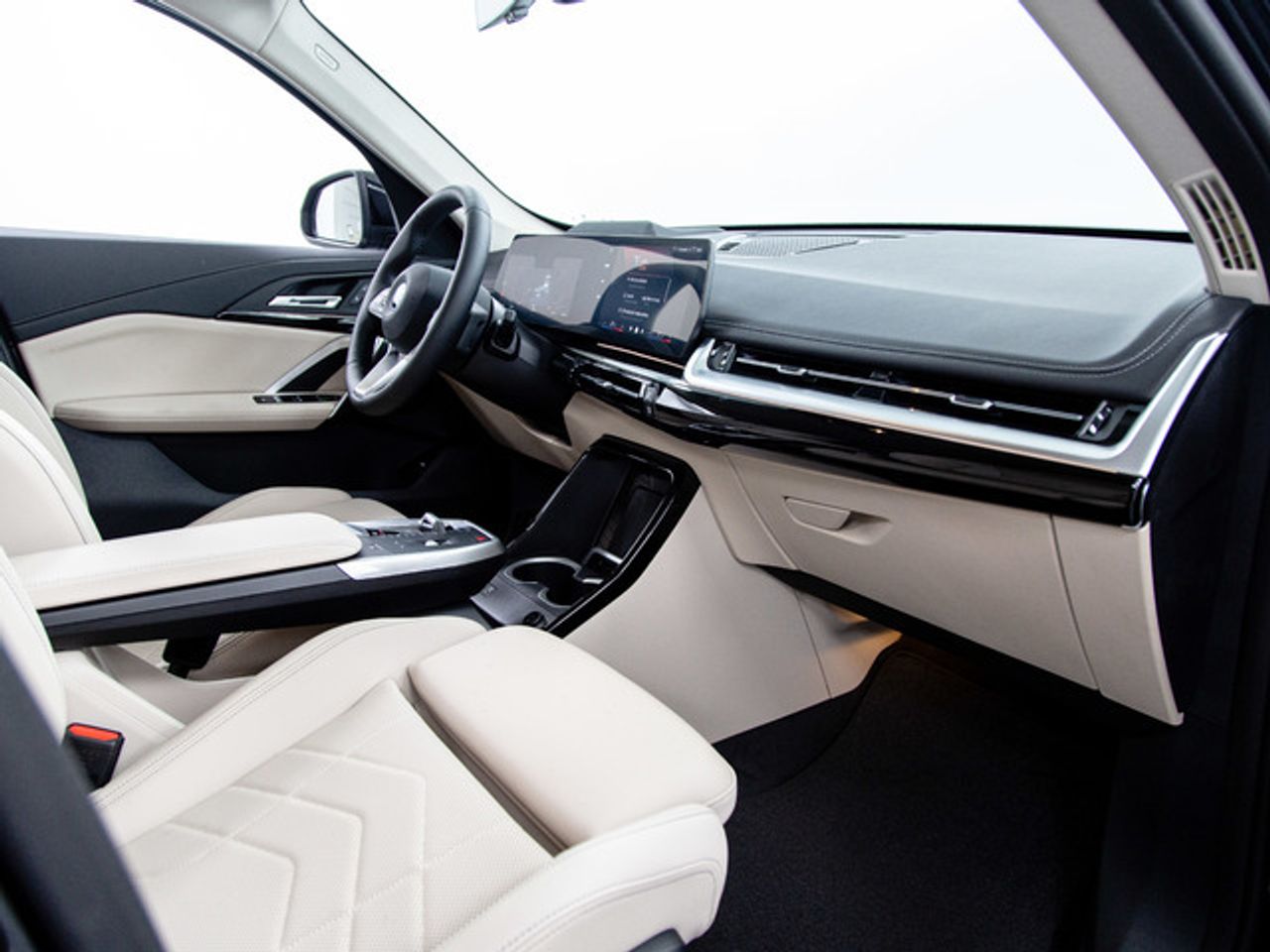 BMW iX1 edrive20 150 kw (204 cv)  2025 Eléctrico - Foto 9