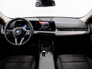 BMW iX2 edrive20 150 kw (204 cv)  2025 Eléctrico - Foto 13