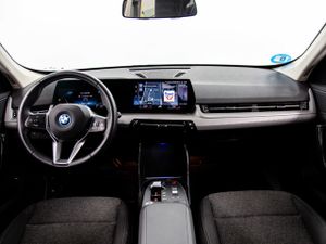 BMW iX1 xdrive30 230 kw (313 cv)  2024 Eléctrico - Foto 13