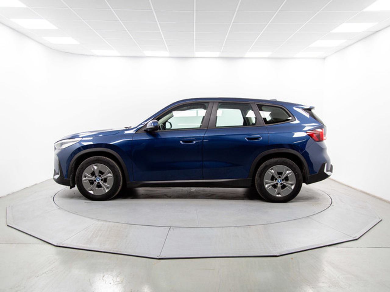 BMW iX1 xdrive30 230 kw (313 cv)  2024 Eléctrico - Foto 4