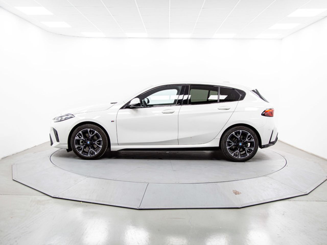 BMW Serie 1 120d 120 kw (163 cv)  2025 Diésel - Foto 4
