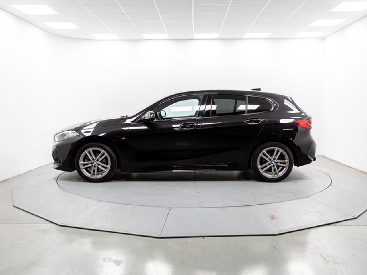 BMW Serie 1 116d business 85 kw (116 cv)  2021 Diésel - Foto 4