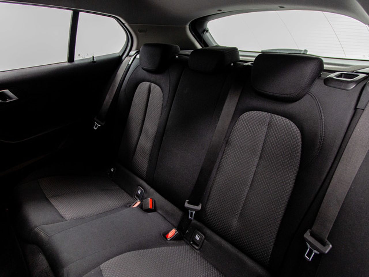 BMW Serie 1 118d business 110 kw (150 cv)  2022 Diésel - Foto 10