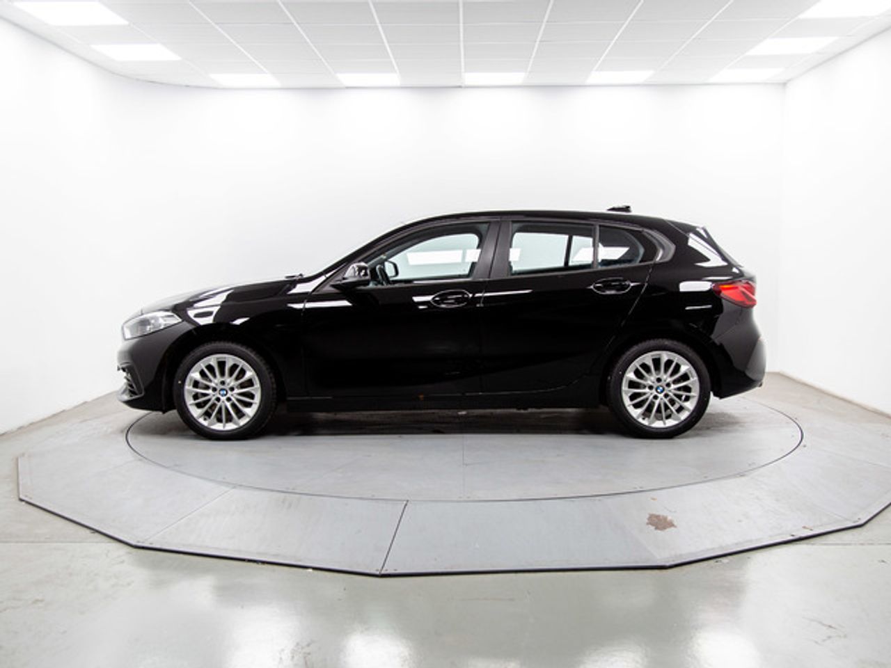 BMW Serie 1 118d business 110 kw (150 cv)  2022 Diésel - Foto 4