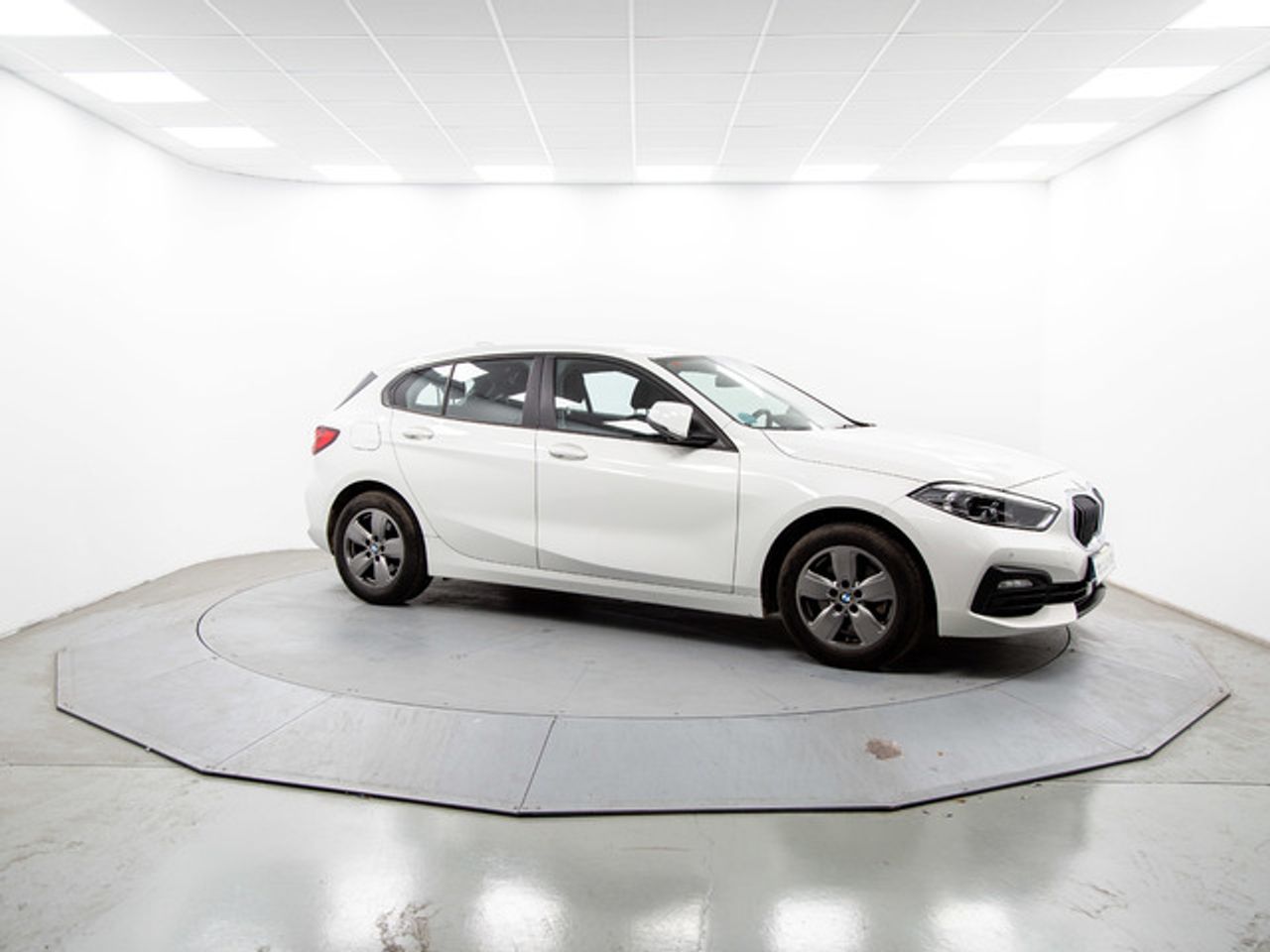 BMW Serie 1 116d business 85 kw (116 cv)  2021 Diésel - Foto 14