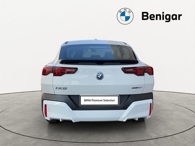 BMW iX2 edrive20 150 kw (204 cv)