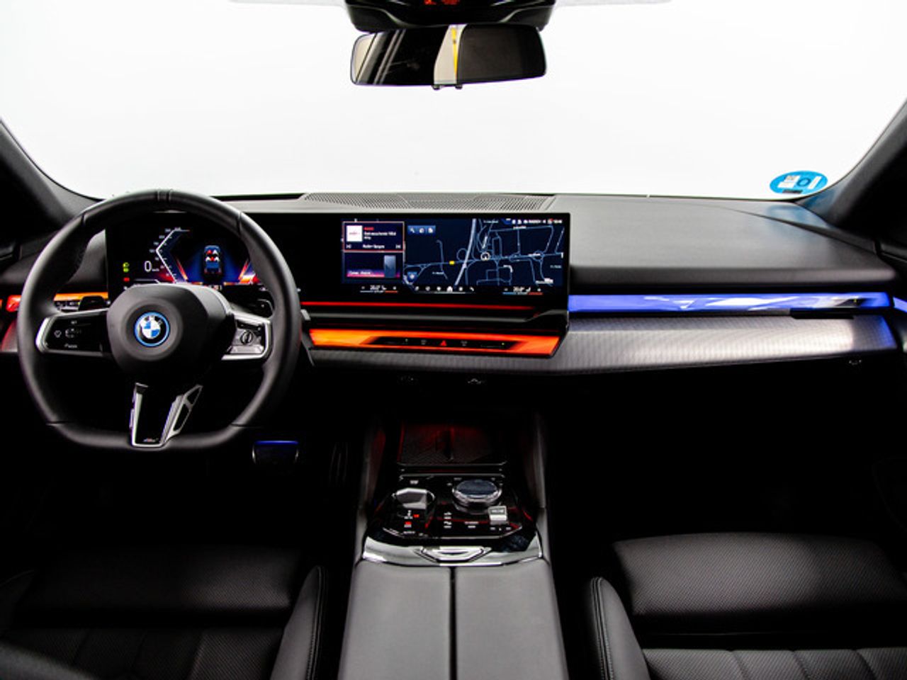BMW Serie 5 530e 220 kw (299 cv)  2025 Híbrido (Gasolina) - Foto 8
