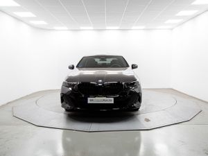 BMW Serie 5 530e 220 kw (299 cv)  2025 Híbrido (Gasolina) - Foto 3