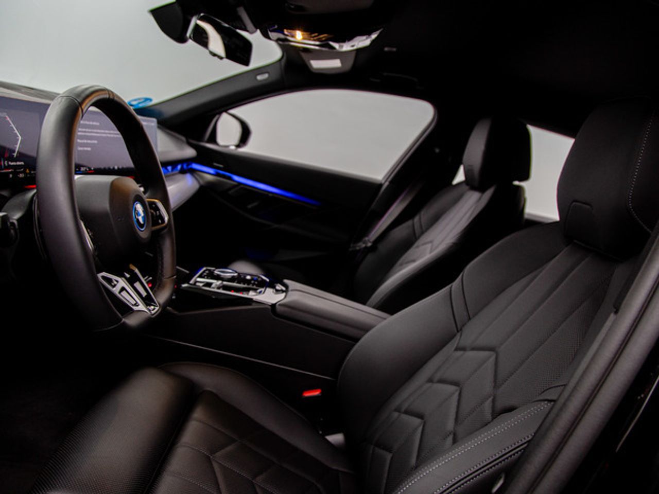 BMW Serie 5 530e 220 kw (299 cv)  2025 Híbrido (Gasolina) - Foto 15