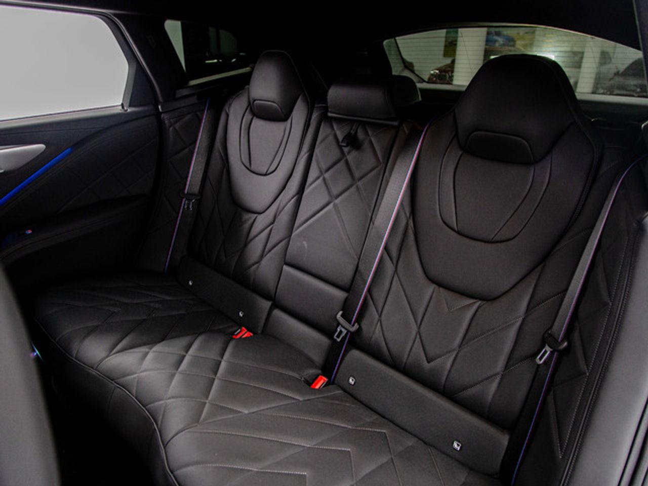 BMW XM 4.4 phev 480 kw (653 cv)  2023 Híbrido (Gasolina) - Foto 10
