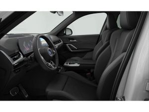 BMW iX1 edrive20 150 kw (204 cv)  2025 Eléctrico - Foto 5