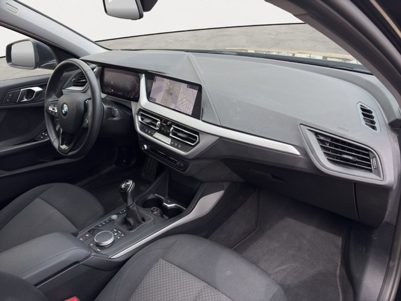 BMW Serie 1 118i 103 kw (140 cv)  2023 Gasolina - Foto 9