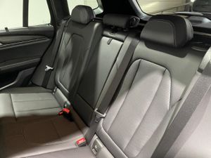 BMW X3 xdrive30e xline 215 kw (292 cv)  2024 Híbrido (Gasolina) - Foto 17