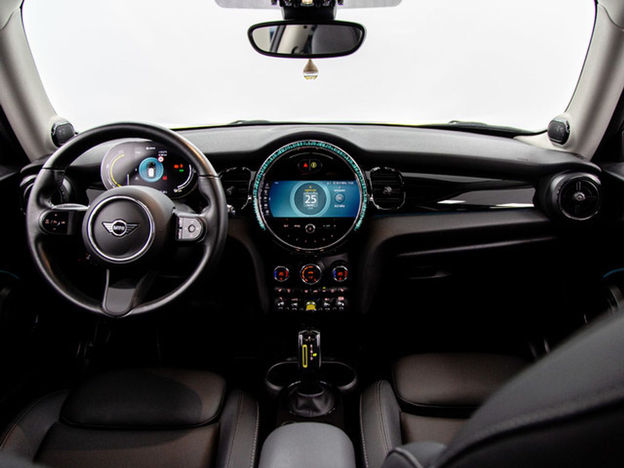 MINI Cooper se 135 kw (184 cv)  2023 Eléctrico - Foto 8