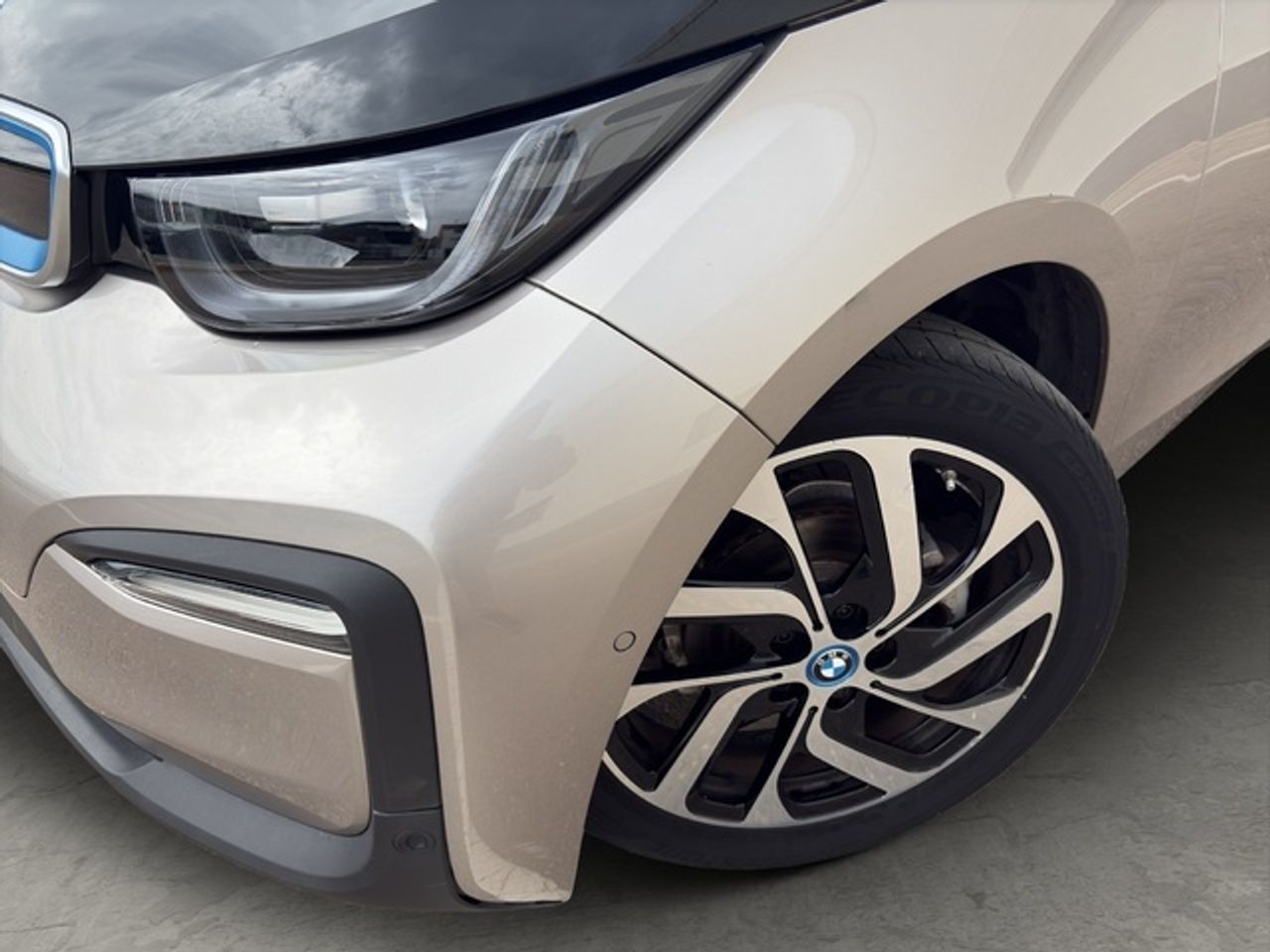 BMW i3 120ah 125 kw (170 cv)  2022 Eléctrico - Foto 7