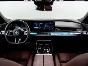 BMW Serie 7 740d xdrive 220 kw (299 cv)  2025 Diésel - Foto 13