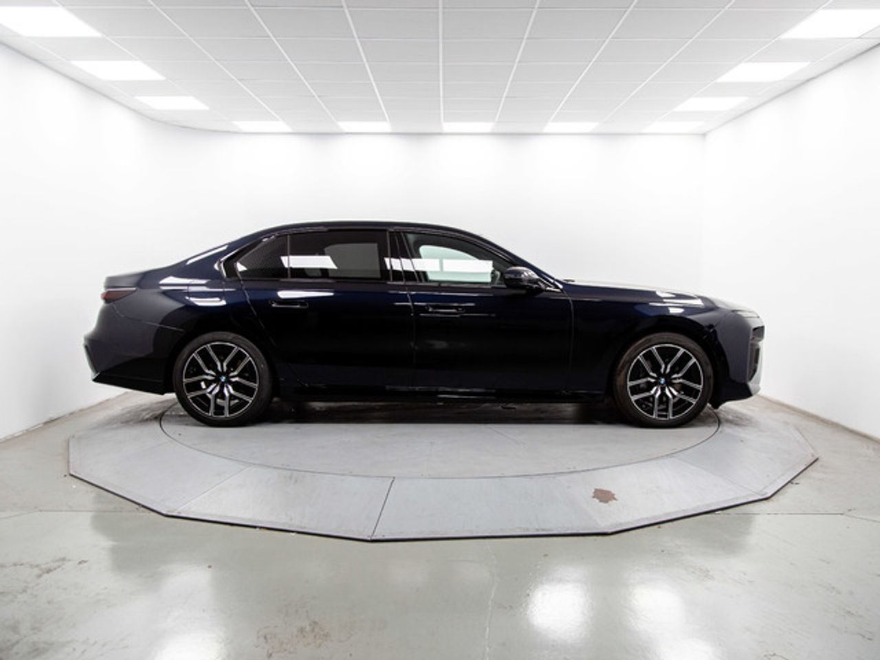 BMW Serie 7 740d xdrive 220 kw (299 cv)  2025 Diésel - Foto 13