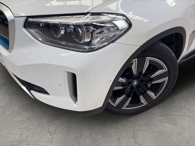 BMW iX3 80 kwh 210 kw (286 cv)