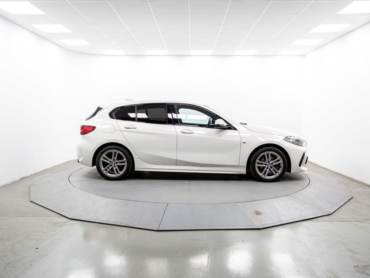 BMW Serie 1 118d business 110 kw (150 cv)  2022 Diésel - Foto 13