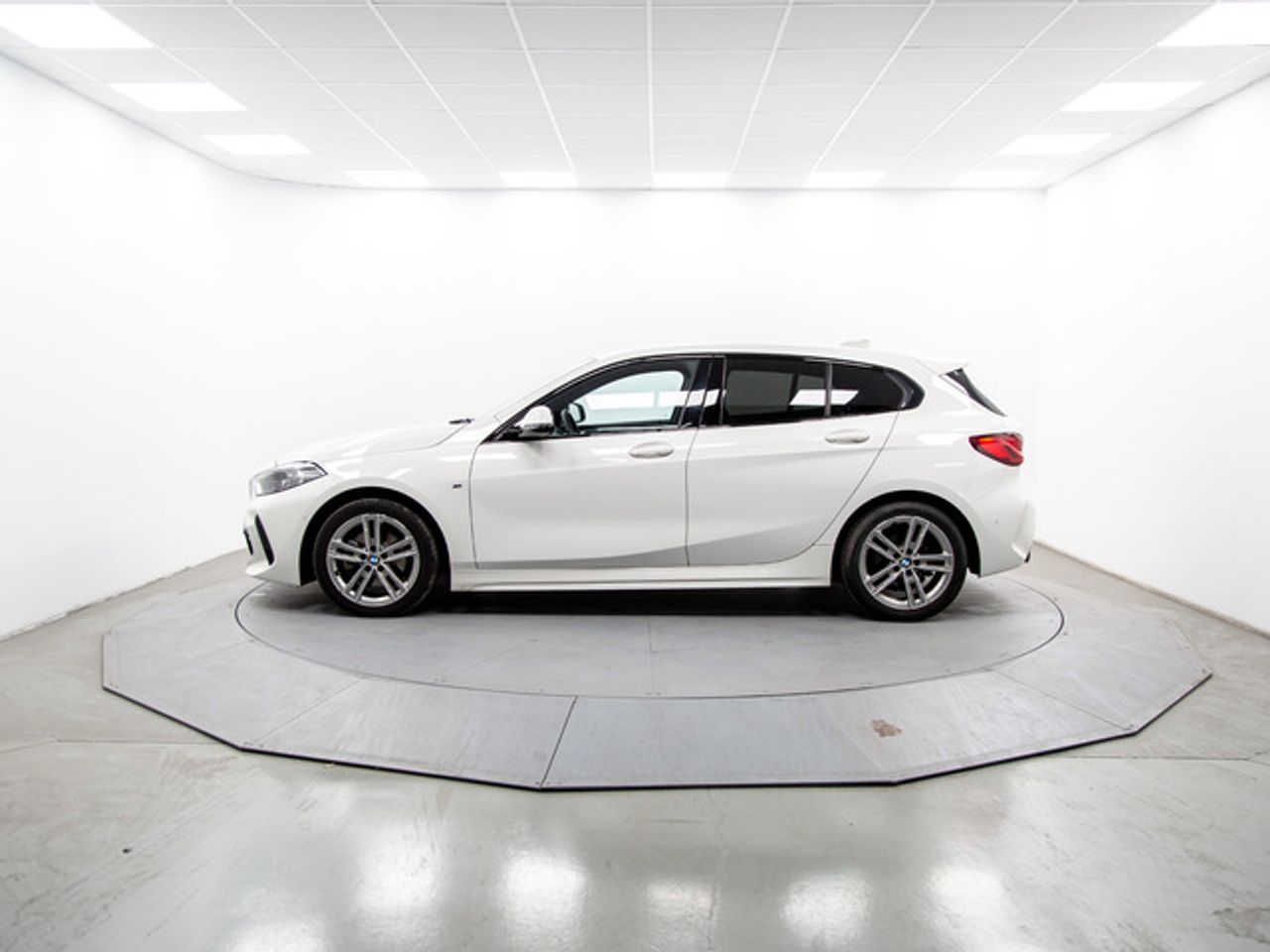 BMW Serie 1 118d business 110 kw (150 cv)  2022 Diésel - Foto 4