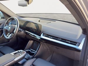 BMW iX1 edrive20 150 kw (204 cv)  2025 Eléctrico - Foto 15