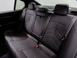 BMW Serie 5 530e 220 kw (299 cv)  2025 Híbrido (Gasolina) - Foto 17
