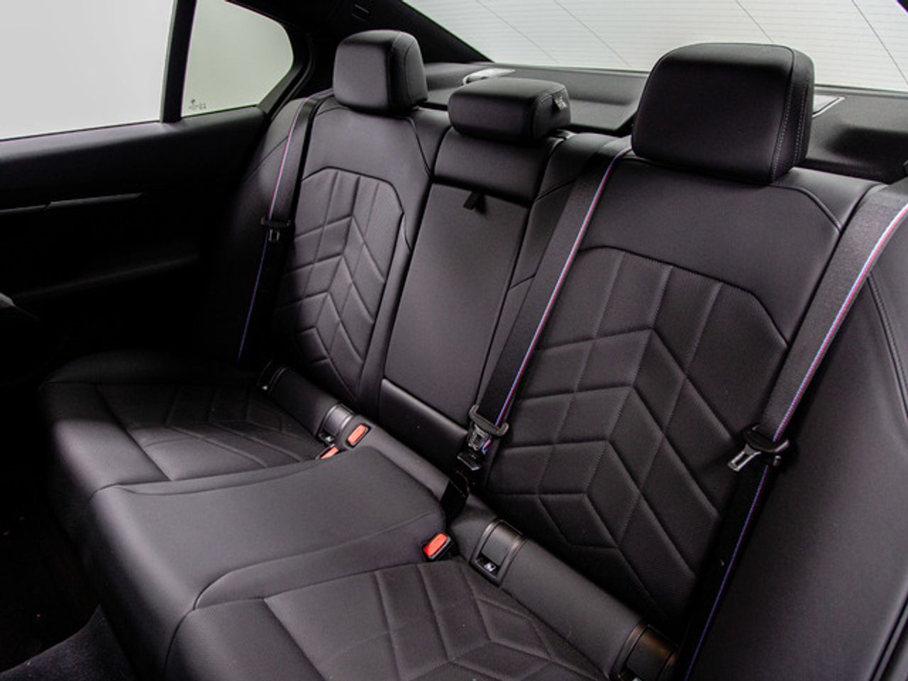 BMW Serie 5 530e 220 kw (299 cv)  2025 Híbrido (Gasolina) - Foto 10