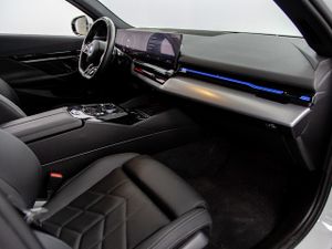 BMW Serie 5 530e 220 kw (299 cv)  2025 Híbrido (Gasolina) - Foto 15