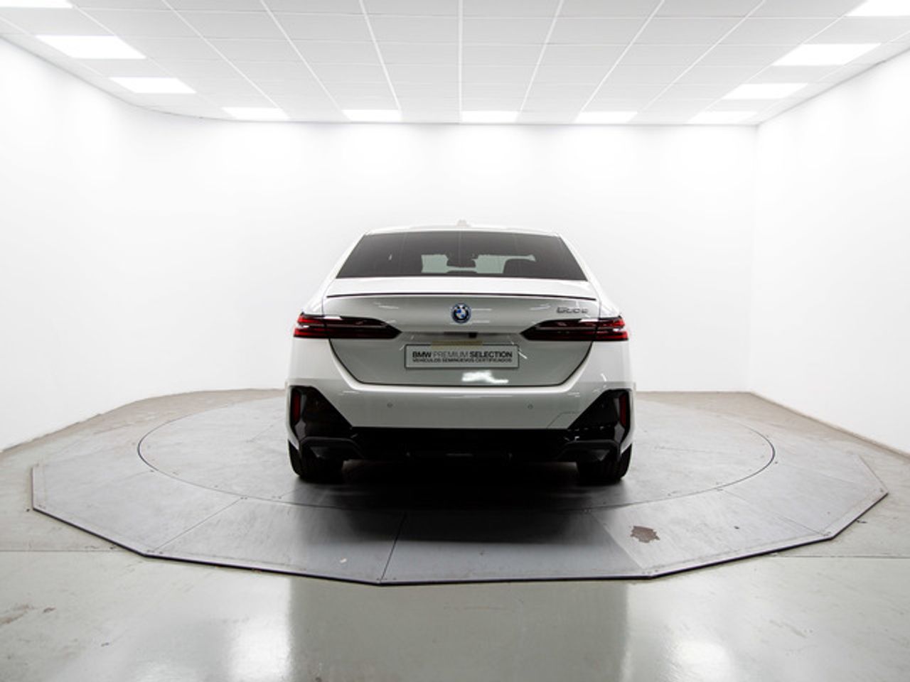 BMW Serie 5 530e 220 kw (299 cv)  2025 Híbrido (Gasolina) - Foto 6