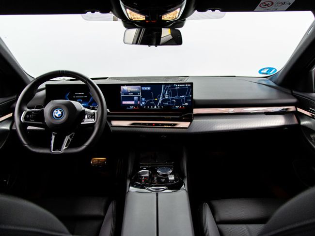 BMW i5 xdrive40 290 kw (394 cv)