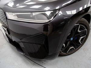 BMW iX xdrive40 240 kw (326 cv)  2024 Eléctrico - Foto 11