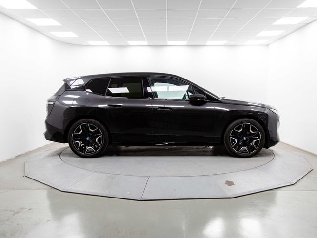 BMW iX xdrive40 240 kw (326 cv)