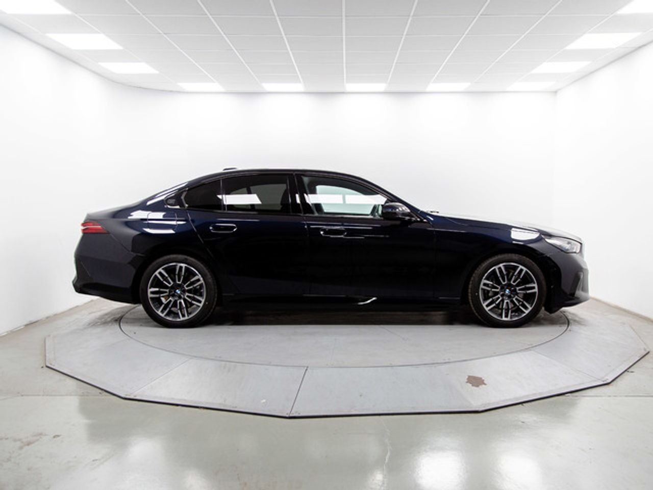 BMW i5 edrive40 250 kw (340 cv)  2025 Eléctrico - Foto 13