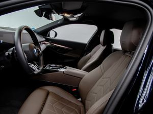 BMW i5 edrive40 250 kw (340 cv)  2025 Eléctrico - Foto 27