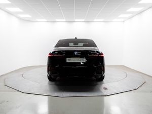 BMW i5 edrive40 250 kw (340 cv)  2025 Eléctrico - Foto 9