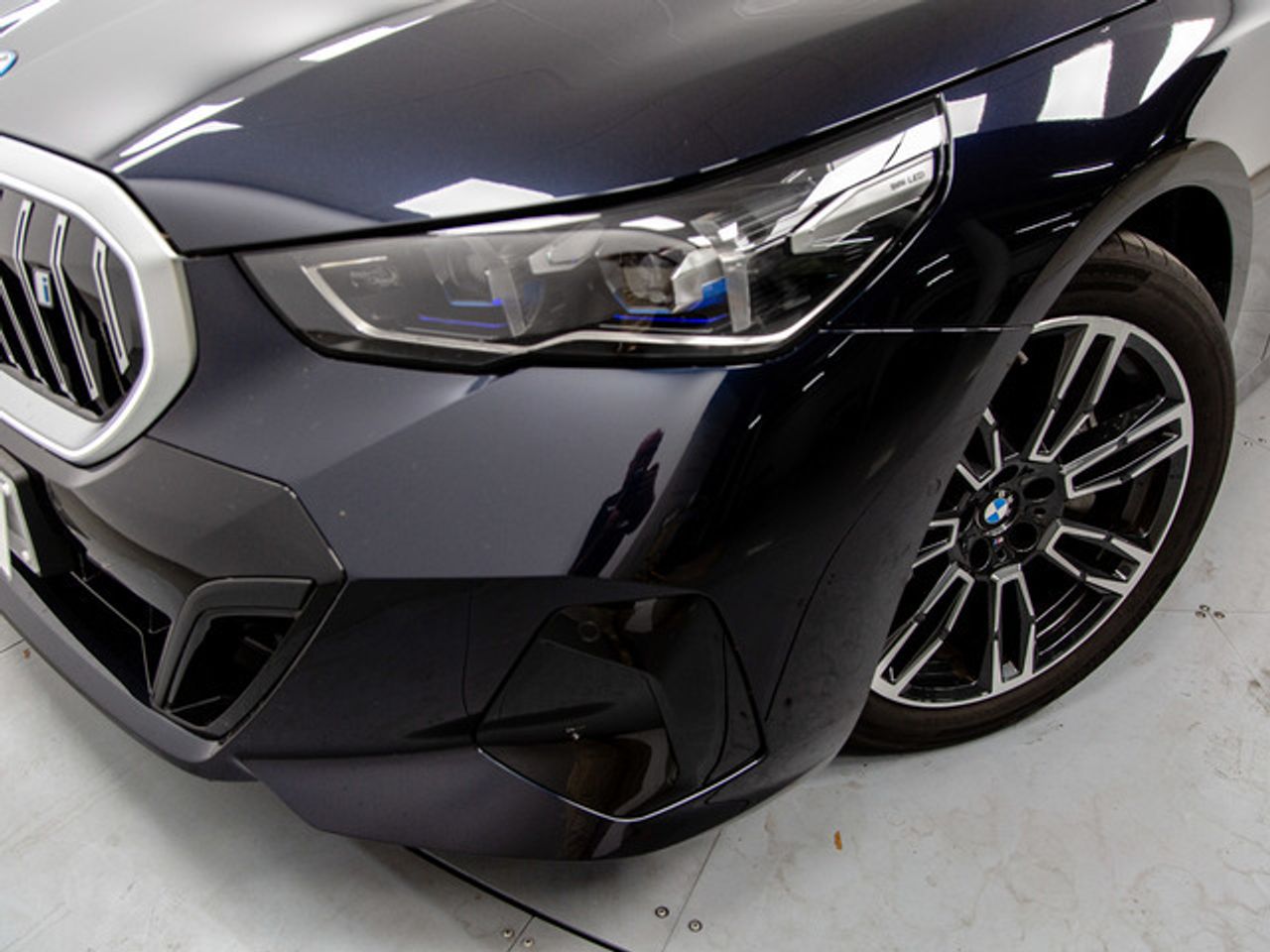 BMW i5 edrive40 250 kw (340 cv)  2025 Eléctrico - Foto 7