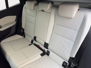 BMW iX2 edrive20 150 kw (204 cv)  2025 Eléctrico - Foto 17