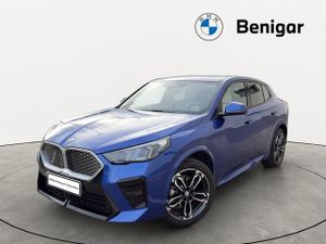 BMW iX2 edrive20 150 kw (204 cv)  2025 Eléctrico - Foto 2