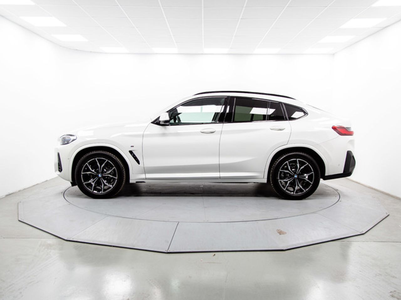 BMW X4 xdrive30d xline 210 kw (286 cv)  2025 Diésel - Foto 4