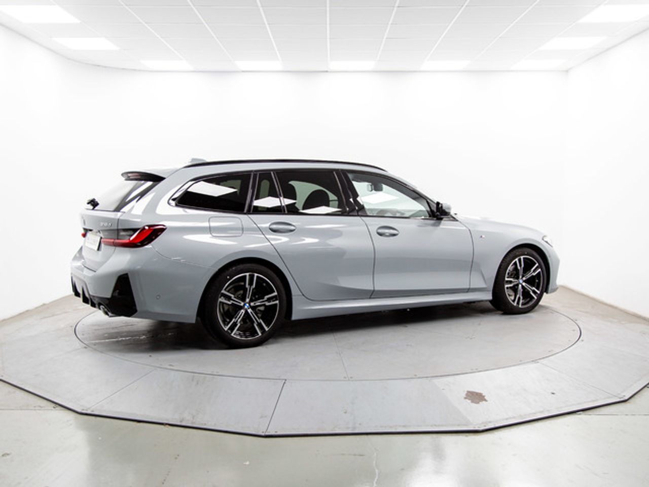 BMW Serie 3 318d touring 110 kw (150 cv)  2026 Diésel - Foto 12